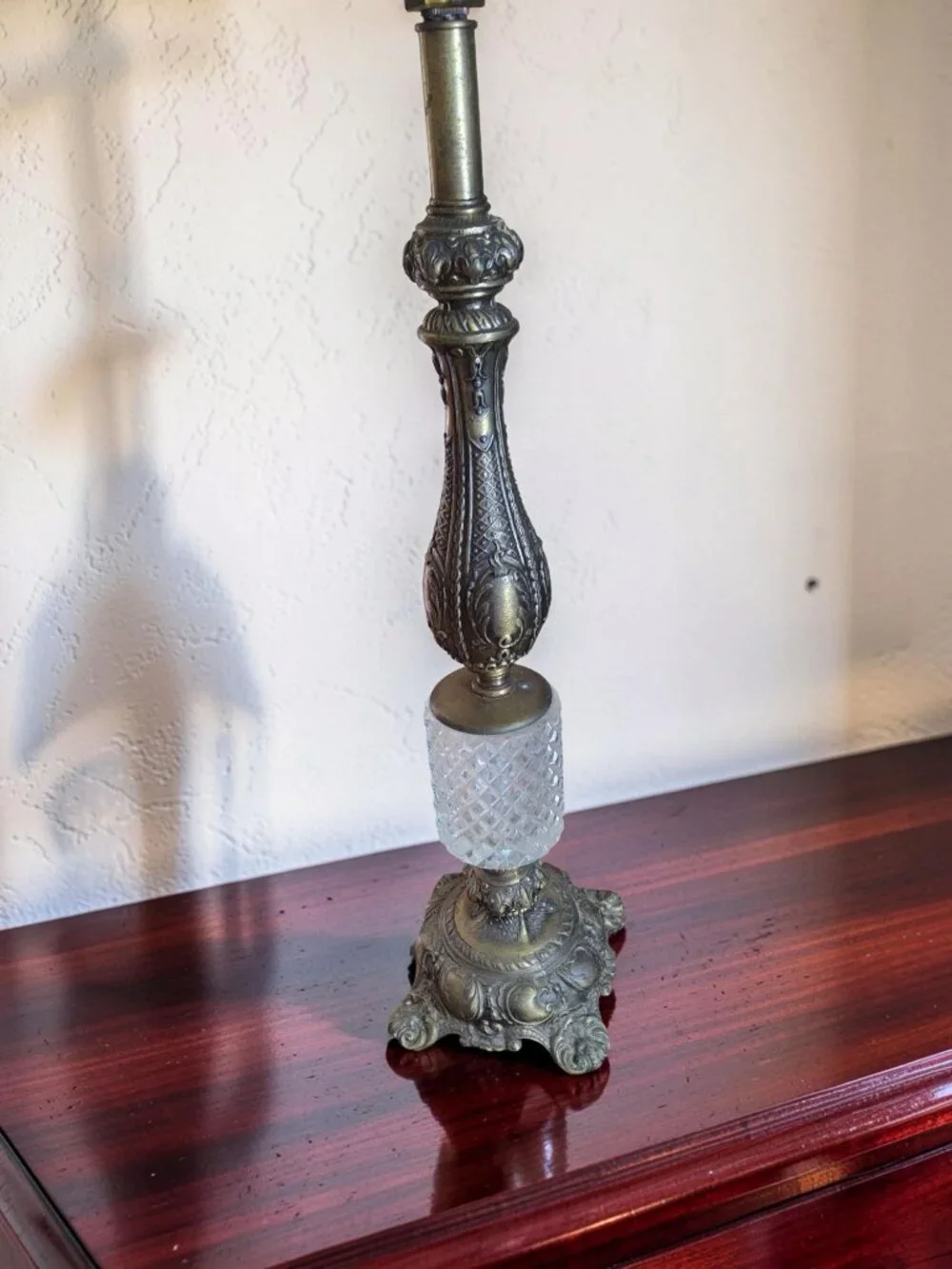 Vintage Cambridge Brass/Glass Scrollwork Base Banquet Table Lamp.